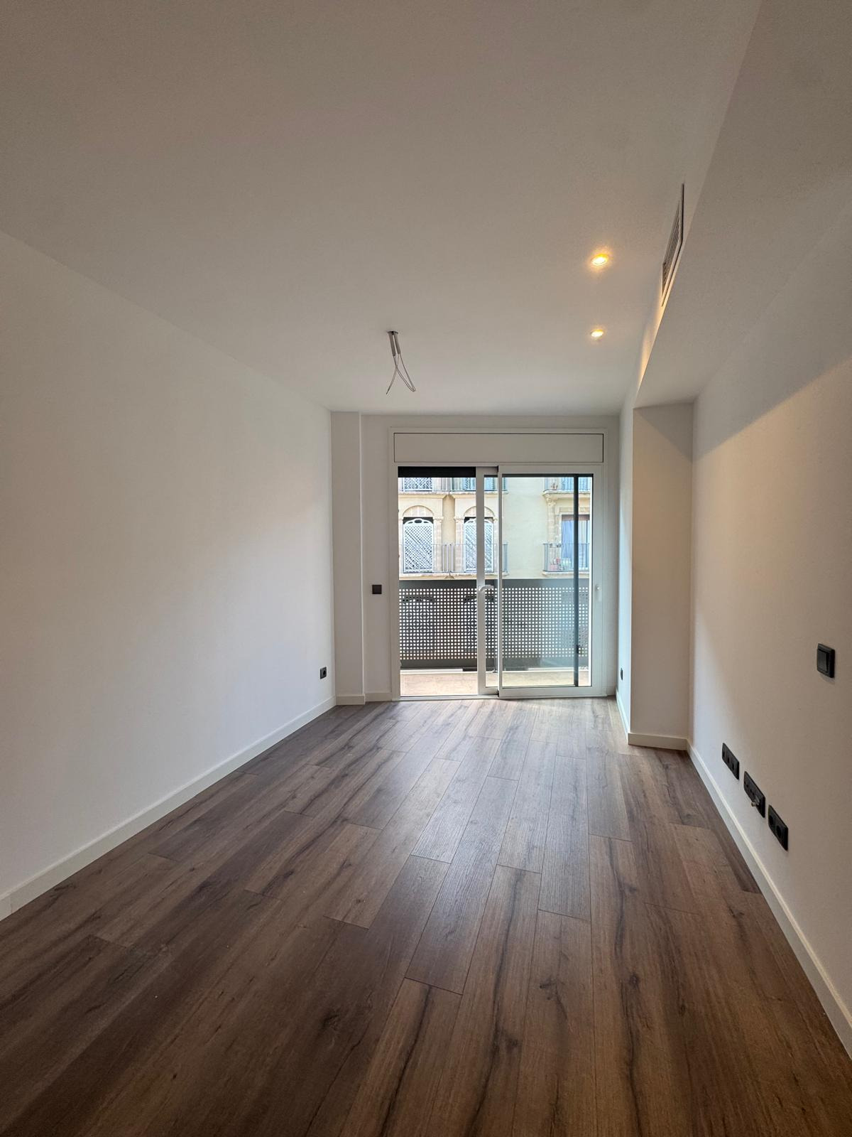 Obra nueva de dos habitaciones mas balcón